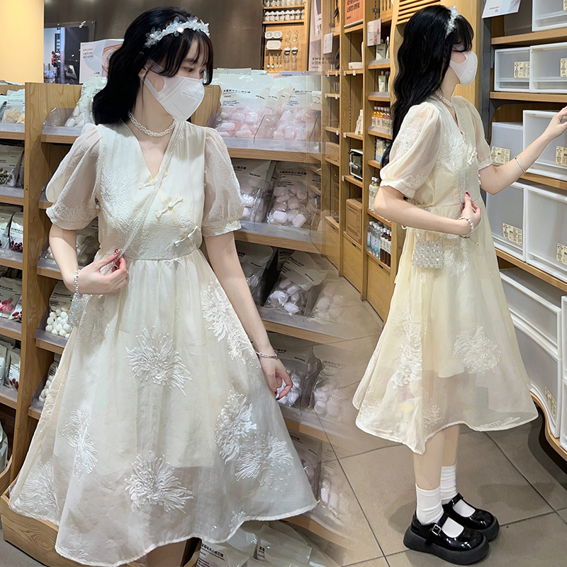 New Chinese Style Puff Sleeve Dress 2024 Summer V-Neck Embroidered Apricot Dress for Women