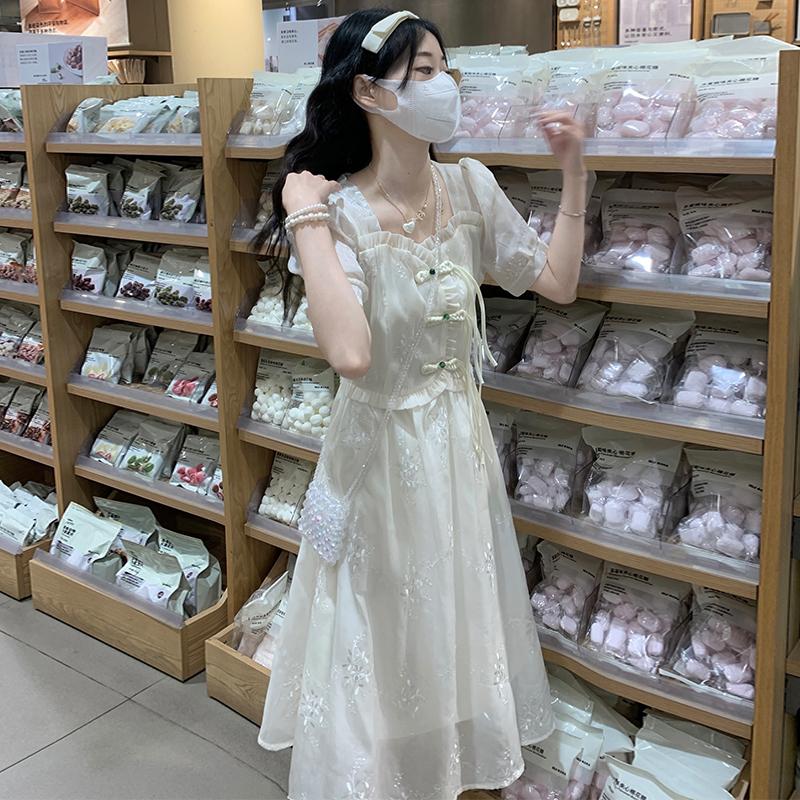 New Chinese Style Embroidered Dress Square Neck Puff Sleeve Sweet Long Dress - Image 2