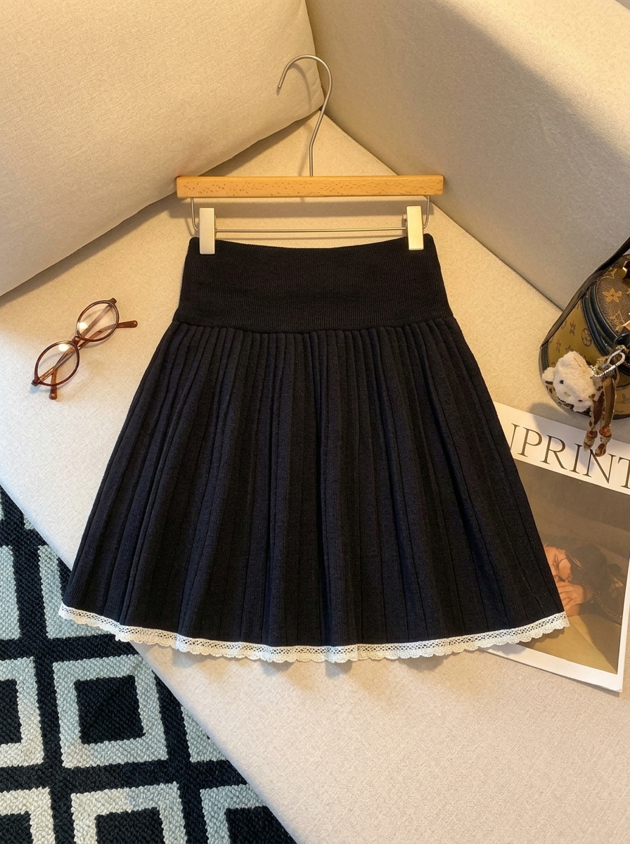 Sweet Lace Trim Pleated A-Line Knit Skirt for Women - Image 3