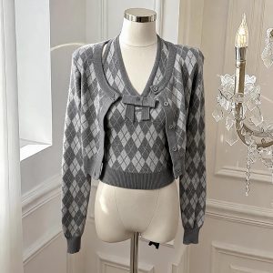 Women's Retro Diamond Knit Cardigan and Vest Two-Piece Set with Waist-Cinching Design