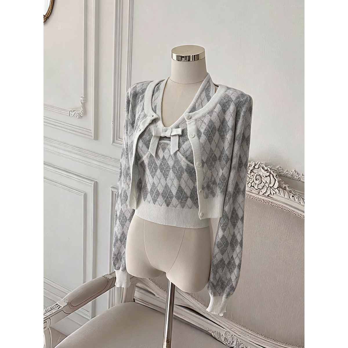 Women's Retro Diamond Knit Cardigan and Vest Two-Piece Set with Waist-Defined Fit - Image 5
