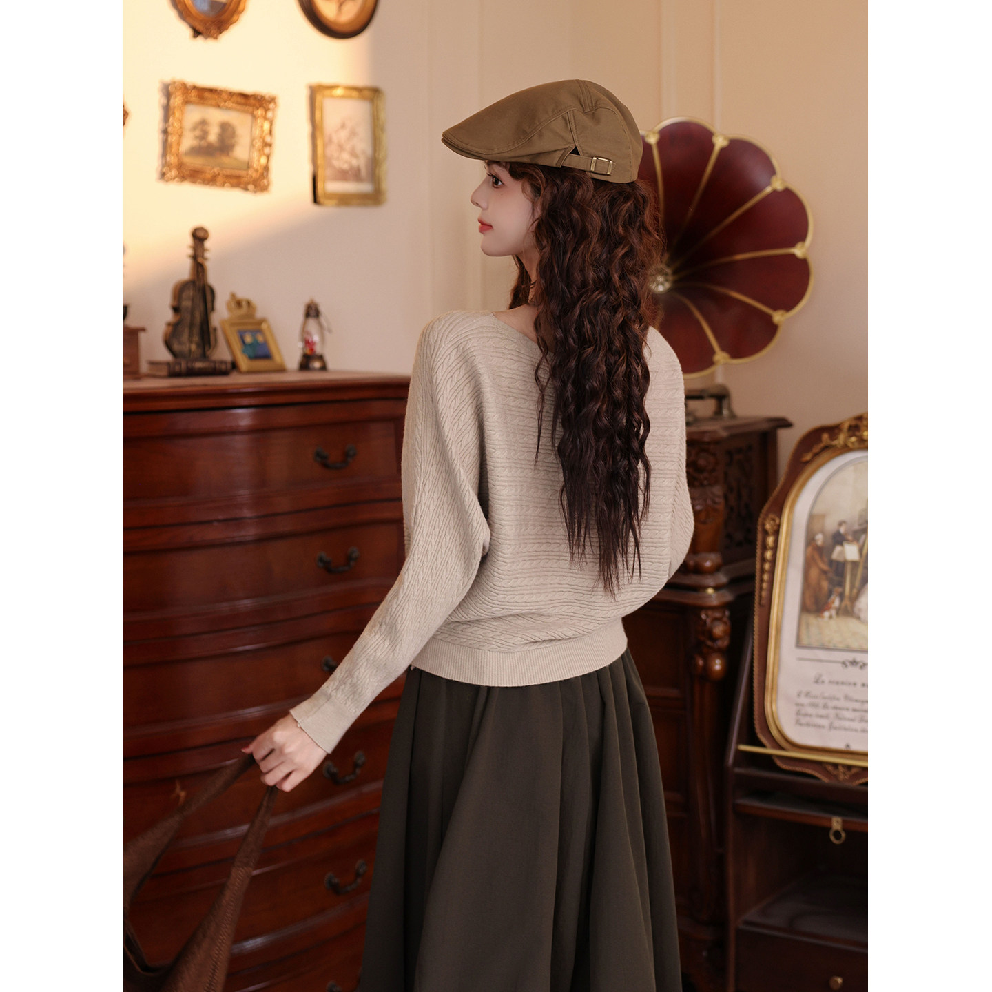 Women's Relaxed Crewneck Knit Sweater Early Autumn Long Sleeve Slimming Base Layer Knitwear - Image 5